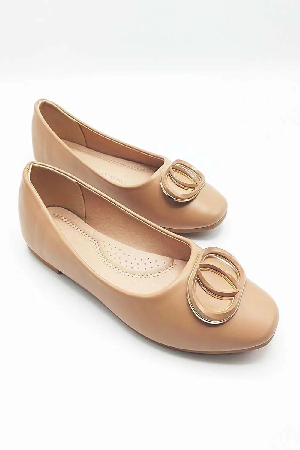 Vittoria Broach Detail Pumps in Nude