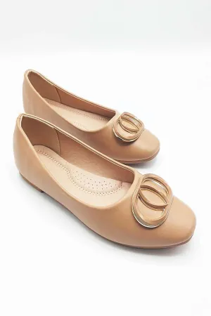 Vittoria Broach Detail Pumps in Nude